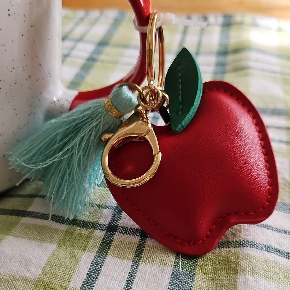 Best Teacher Ever Mug with Apple Keychain - Picture 2 of 7
